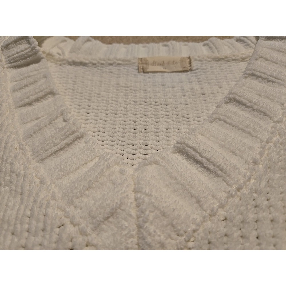 Altar'd State White Chenille Soft Pullover Sweater Size M Oversized Boxy Fit - Picture 4 of 10